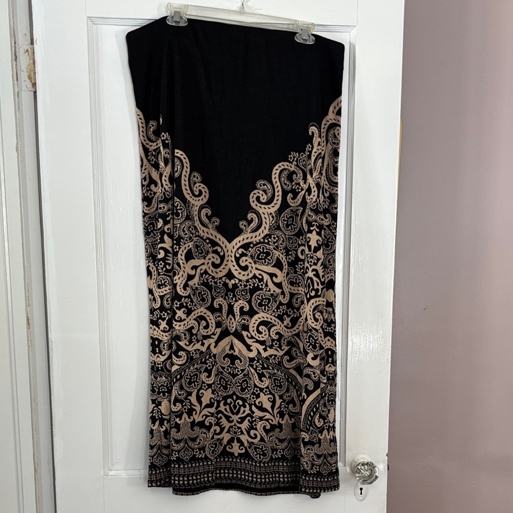 ECI Elegant Black and Cream Attire